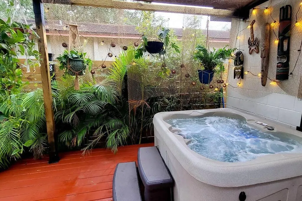 Cozy Af Jungle-House Hideaway Villa Tampa